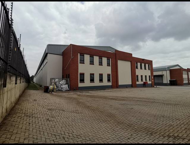 5,862M² WAREHOUSE FOR SALE IN POMONA